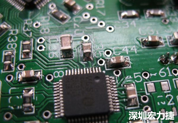 音訊電路訊號(hào)品質(zhì)，是影響操作體驗(yàn)的關(guān)鍵，電路布局要特別注意。