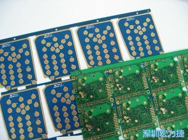 PBC與HDI等硬質(zhì)載板因應(yīng)不同構(gòu)型的結(jié)構(gòu)組裝需求，能做的彈性設(shè)計有限，必須搭配FPC軟板進行整合設(shè)計。